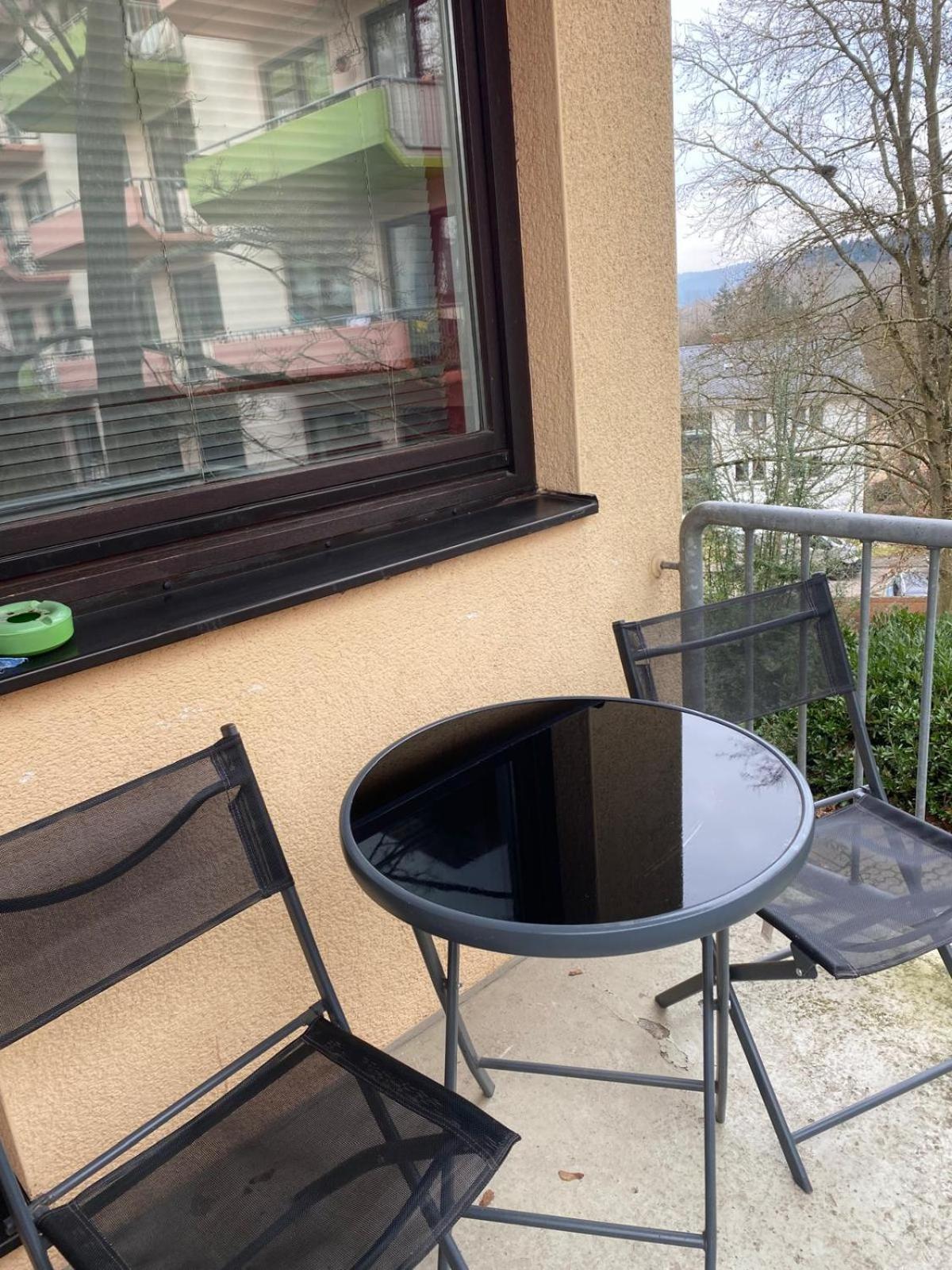 Zwei Zimmer Appartment Mit Balkon Und Stellplatz Voll Moebliert Trier Kültér fotó